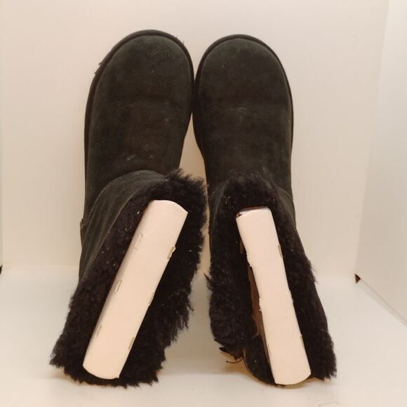 UGG Bailey Bow Womens NEW w/Tags & Box Black Suede, Sherpa Lined Boots - sz. 7 - Picture 4 of 7